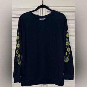 Country Store Women's Sunflower Embroidered Sleeve Crewneck Sweatshirt Size‎ M